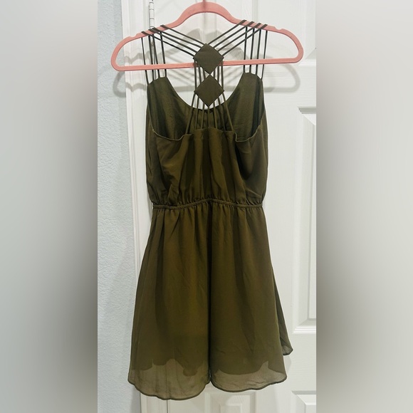 Lost April; Quartet Dress, Olive Green, Medium - Picture 3 of 5